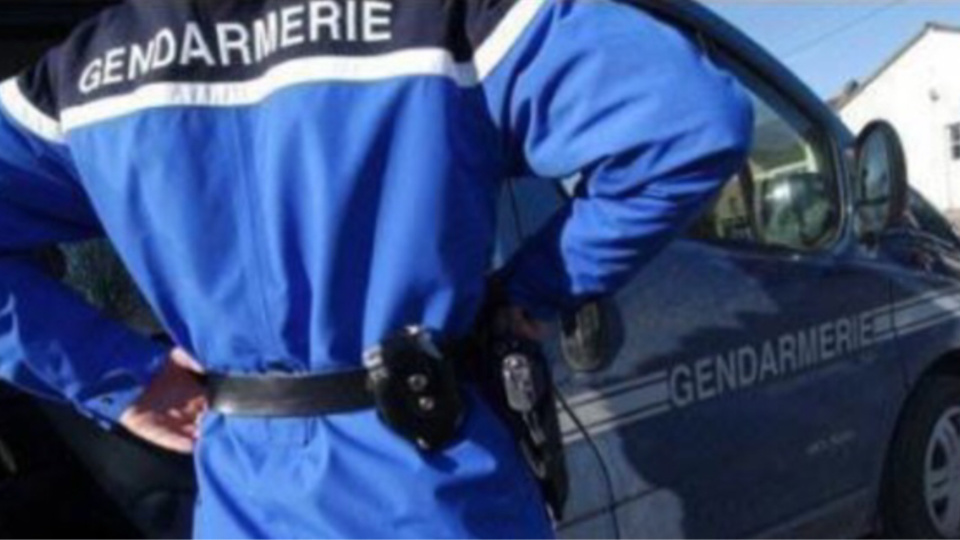 Ivre, sans permis et au volant d'un véhicule volé, il menace de mort les gendarmes de Bernay