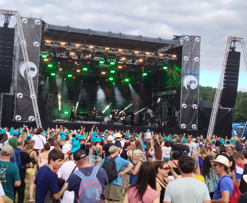 Beaucoup de monde ce vendredi soir pour le lancement du festival - Photo Mylène M.