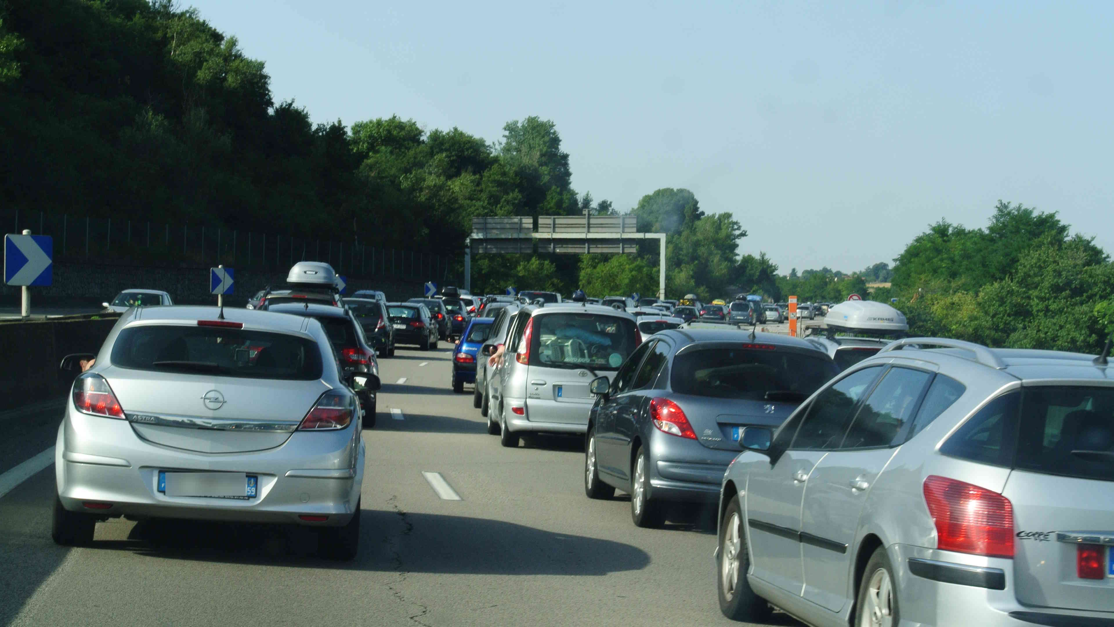 Des vouchons et ralentissements sont signalés ce dimanche matin sur l'autoroute A13 dans les Yvelines et en direction de la Normandie - Illustration infoNormandie