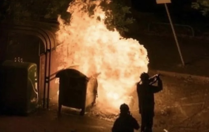 Deux poubelles ont été incendiées - illustration Adobe Stock