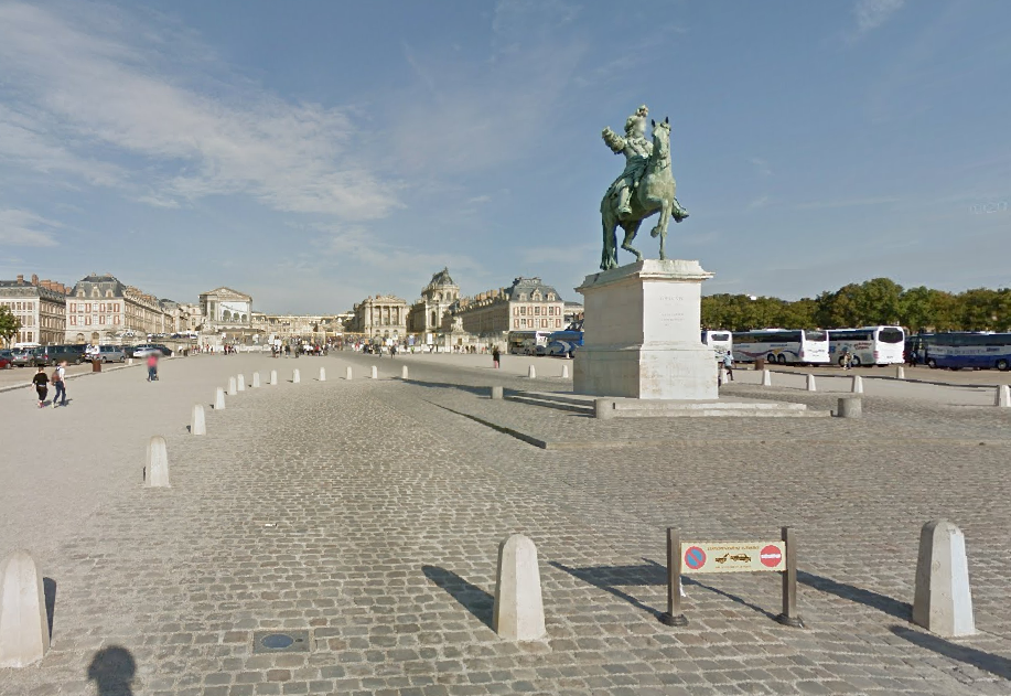 L'exhibitionniste a été interpellé sur la place d'Armes après avoir été retenu sur place par des passants - Illustration Google Maps