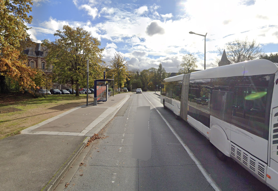 Le bus s'est embrasé à la station Prat, avenue du président Senard à Canteleu - Illustration Google Maps