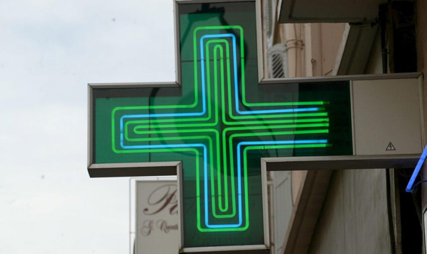 Les Clayes-sous-Bois : le pharmacien s'oppose au client qui voulait se servir dans la caisse