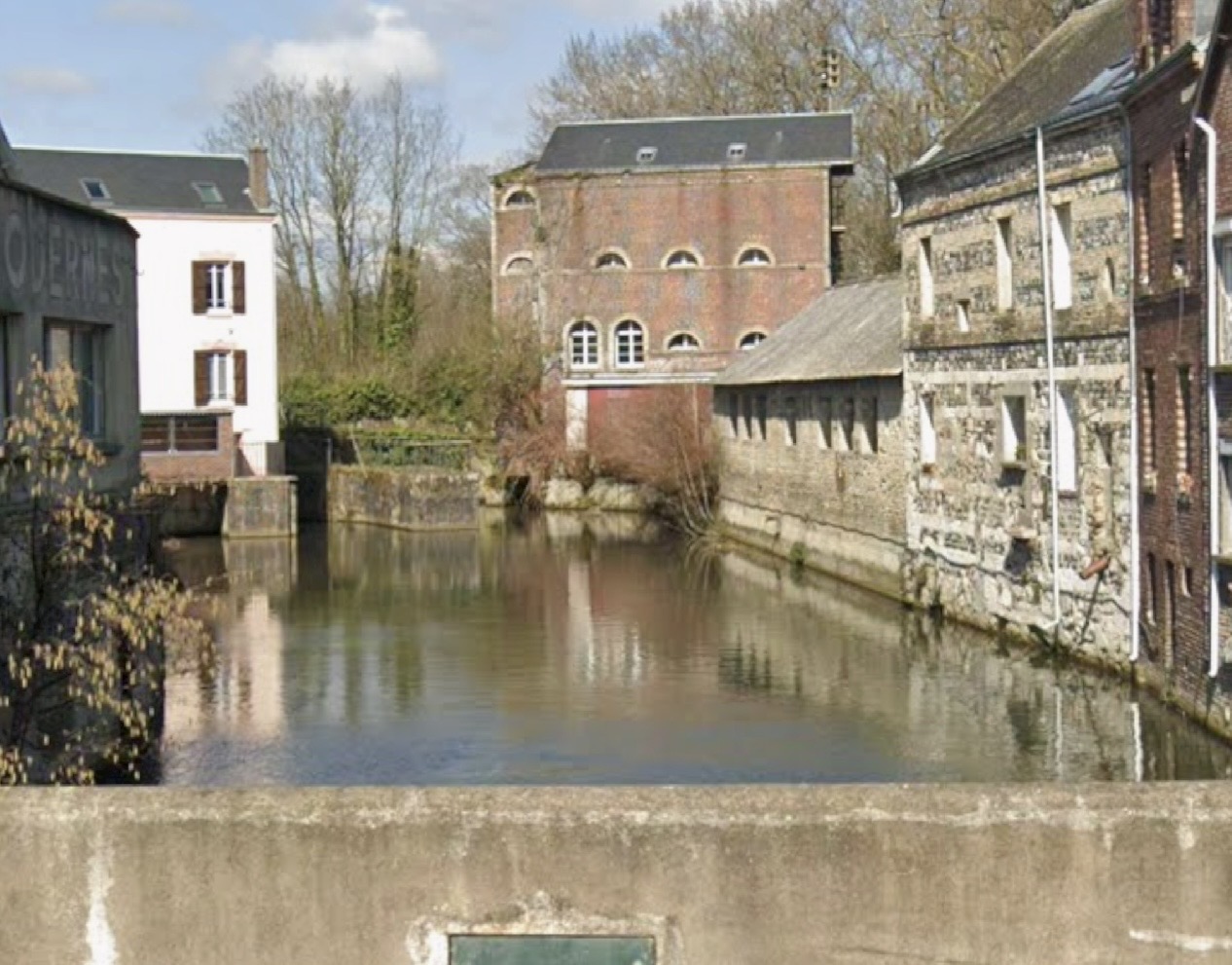 La rivière la Lézarde traverse plusieurs quartiers de Harfleur - illustration Google Maps