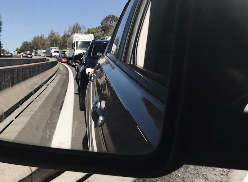 Plusieurs kilomètres de bouchons ont été signalés sur la RN12 de par et d’autre de l’accident - illustration  infoNormandie