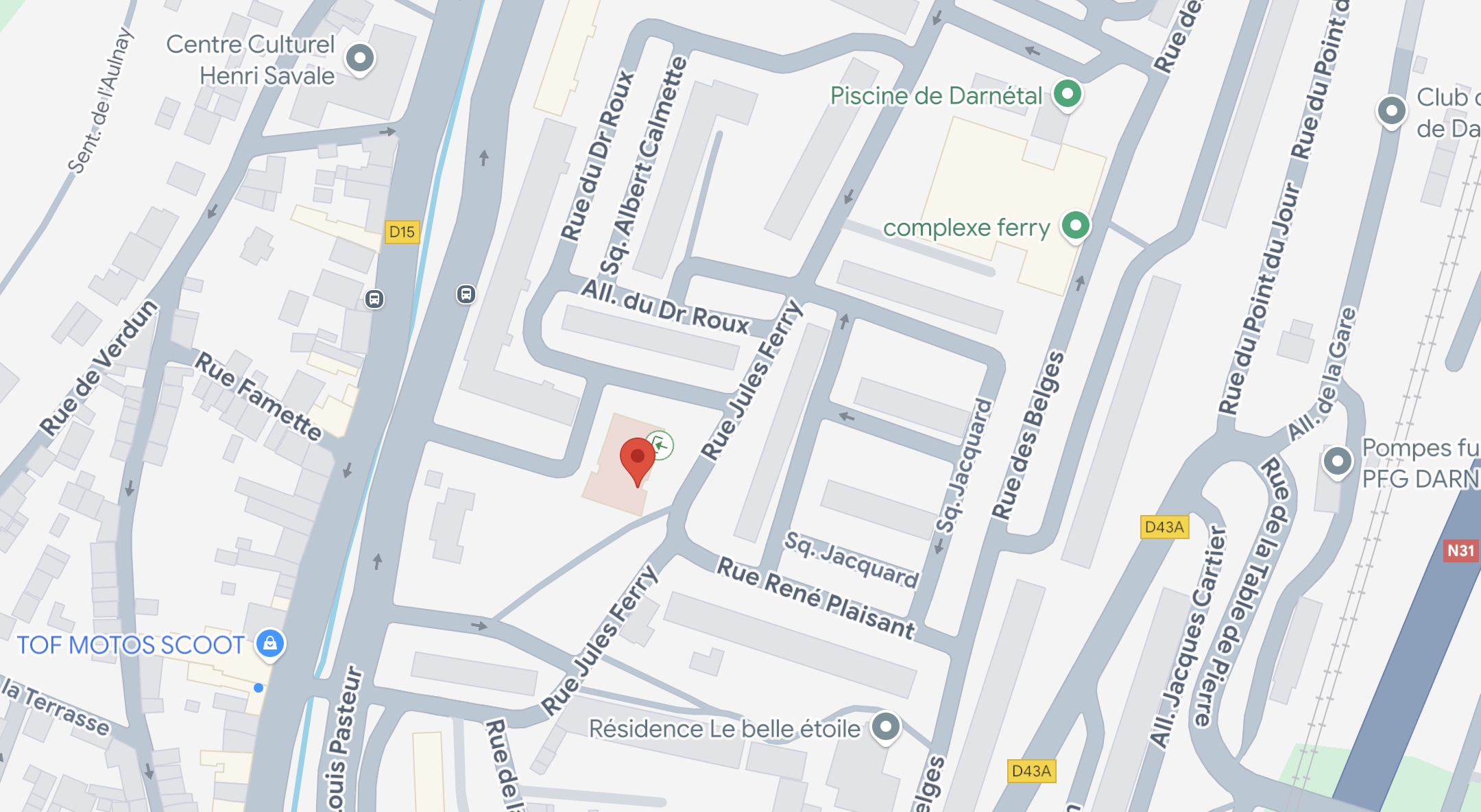 À Darnétal, près de Rouen, une femme menace de se jeter du 11ᵉ étage