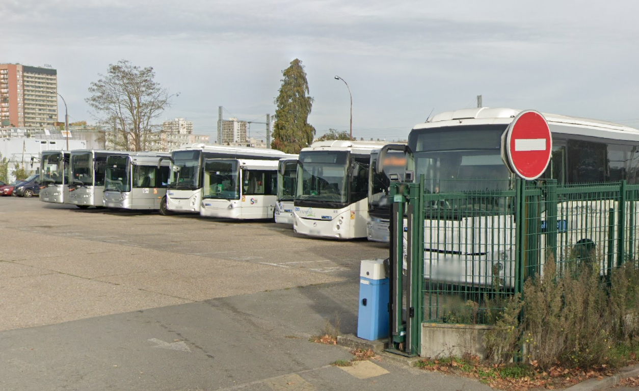 Le dépôt RC Mantois, filiale de la RATP, à Buchelay a déjà connu des vols similaires, notamment en mai 2024. Le bus et son voleur avaient été retrouvés à Pacy-sur-Eure - Illustration Google Maps