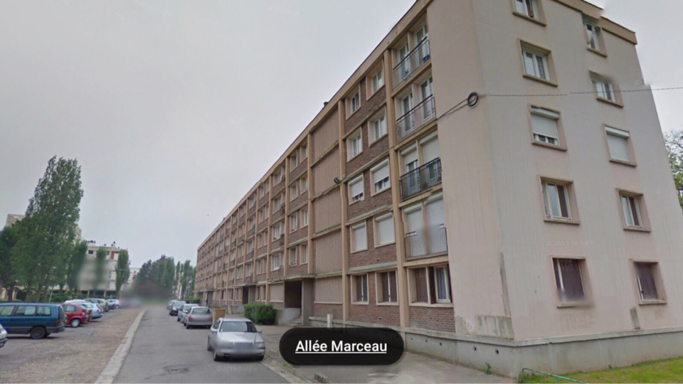 C'est dans un appartement de cette barre d'immeuble que le corps sans vie a été découvert hier matin par le locataire et son fils (Illustration)