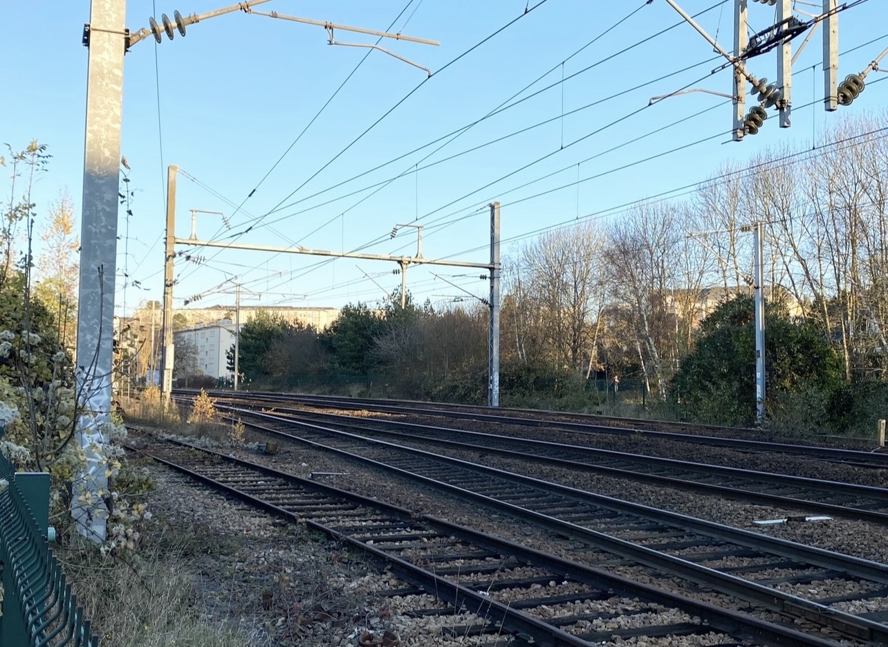 La ligne Paris - Rouen - Le Havre a été fortement perturbée par le drame qui s'est produit dans le secteur de la gare de Bonnières-sur-Seine, dans les Yvelines - Illustration infonormandie