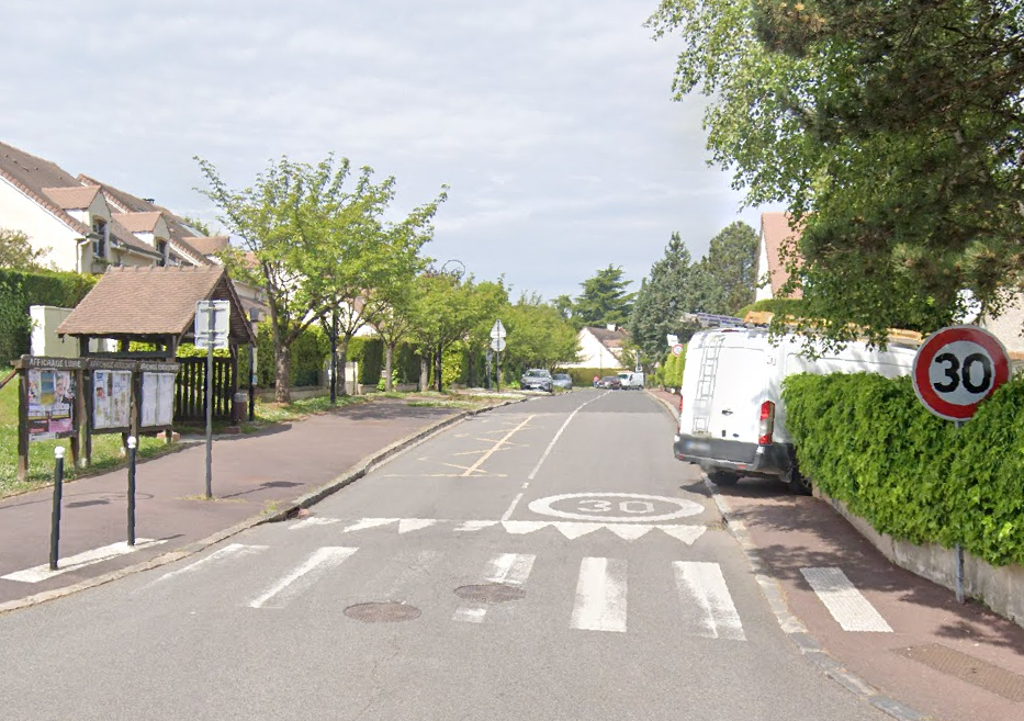 L'accident s'est produit à proximité de l'arrêt de bus, rue Georges Thill - Illustration Google Maps