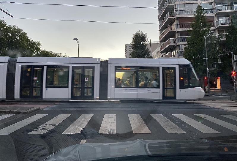 Les accidents entre des rames du métrobus et d'autres usagers sont relativement rares dans la métropole de Rouen - illustration infoNormandie