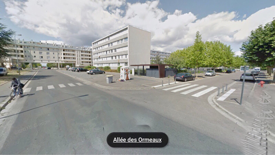 Le drame s'est produit à l'intersection de la rue de la République et de l'allée des Ormeaux, dans le quartier de Bècheville