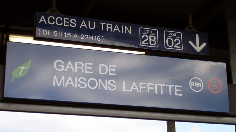 Maisons-Laffitte : dépouillée de son téléphone dans le train par un adolescent armé d'un couteau