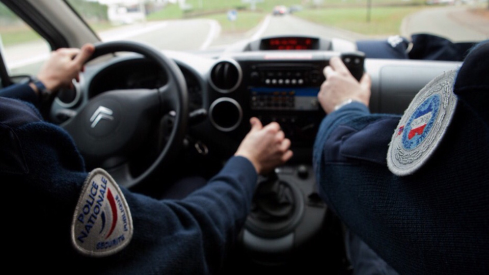 Trappes : les auteurs d'un car-jacking armés d'un couteau sont arrêtés dans leur fuite 