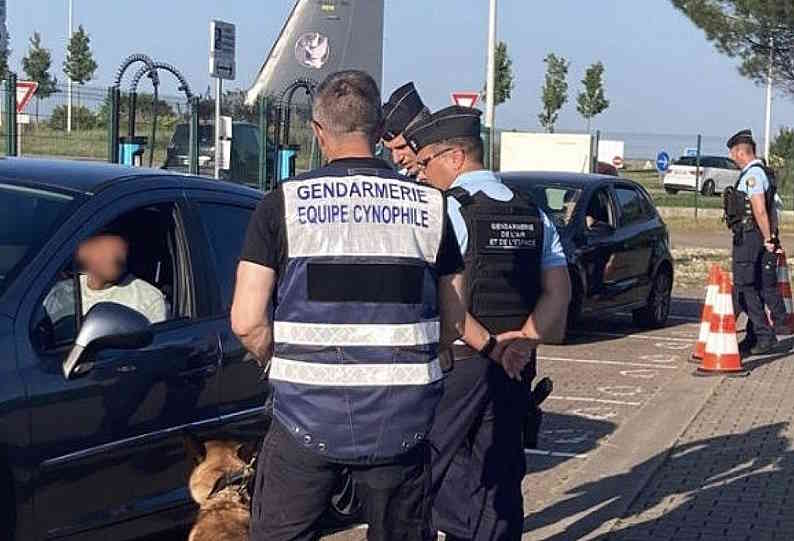 Un contrôle de gendarmerie dans le cadre de la lutte contre les trafics de stupéfiants - Illustration Gendarmerie
