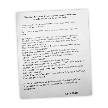 Ci-contre : La lettre que le Gérard Petit à envoyé aux habitants de la commune dont il est le maire