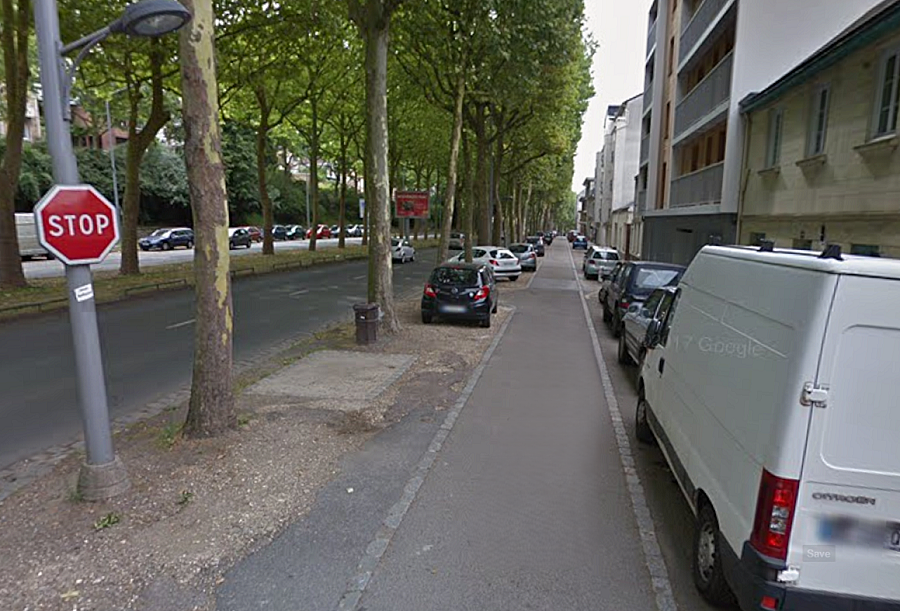 Le stationnement sur la contre-allée du boulevard est interdit entre la rue des Capucins et la piscine - Illustration Google Maps