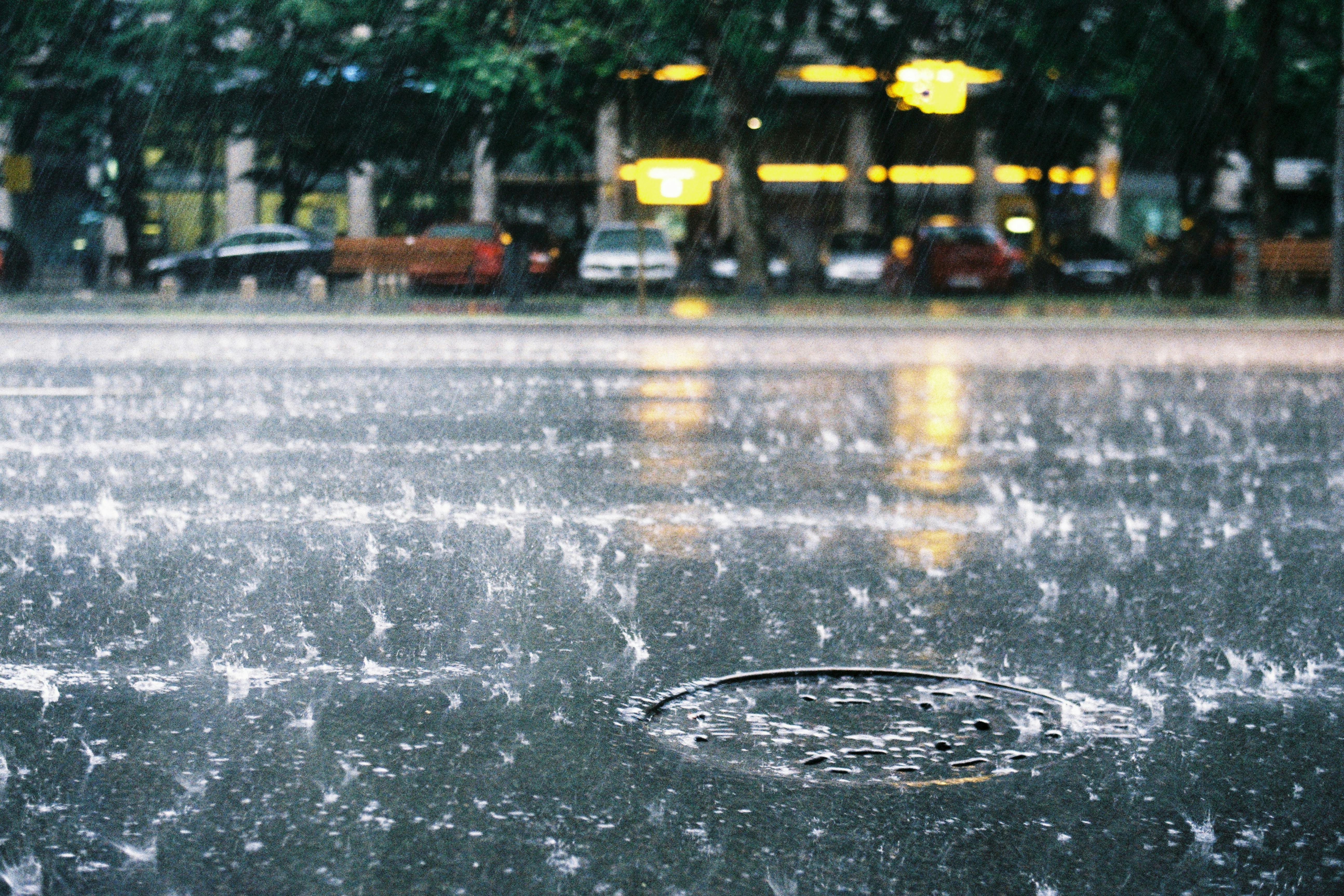 Le futur aménagement doit mettre fin à une situation où les eaux issues de Gauville, Parville et du bassin versant amont rejoignent le réseau sans régulation préalable. - Illustration Pexels/andrei