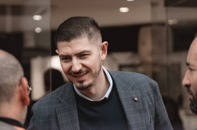 Selon Samuel Brigantino, cette opération de communication constitue une atteinte directe à son honneur, mais aussi à celui de son entreprise et de ses salariés