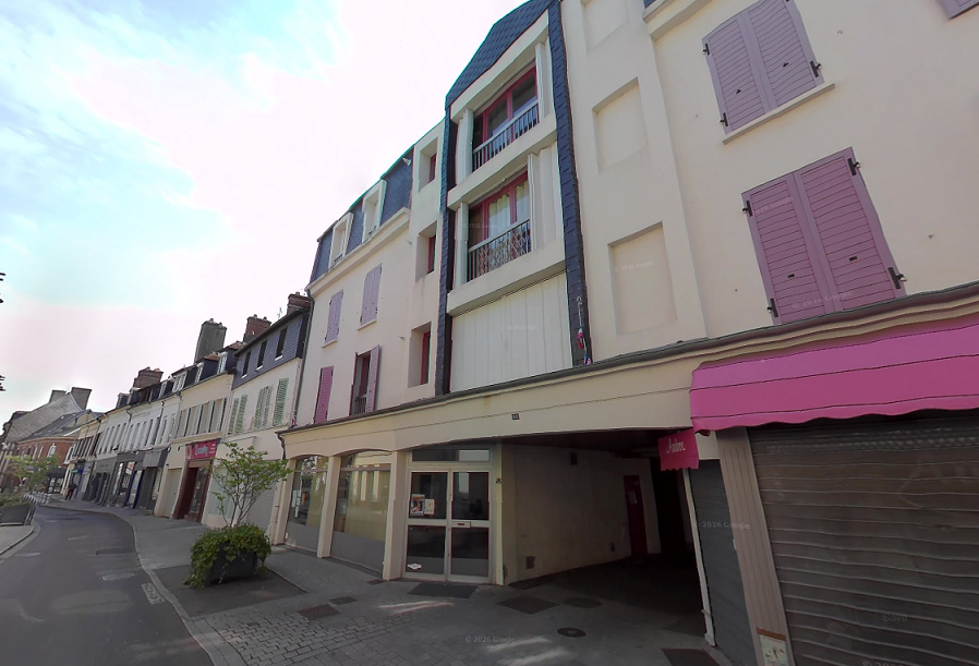 La personne décédée aurait été découverte dans un appartement du premier étage de cet immeuble, indique le procureuyr de la République - Illustration © Google Maps