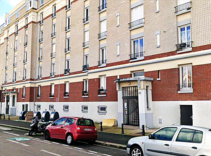 Le corps de la victime, une femme d'une soixantaine d'années, avait été découvert au pied de cet immeuble de la rue Louis Blanc au Havre - Illustration © Google Maps