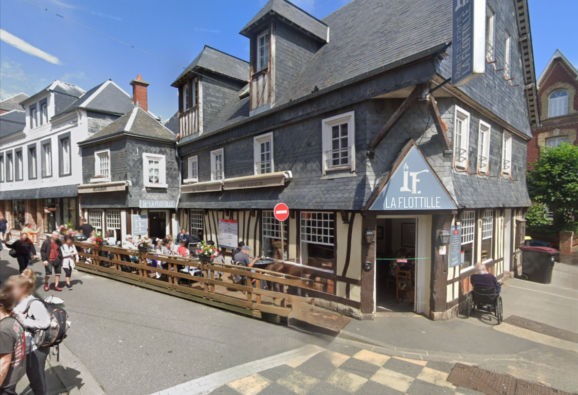 À  Étretat, incendie au restaurant La Flottille : 70 personnes évacuées, 5 incommodées