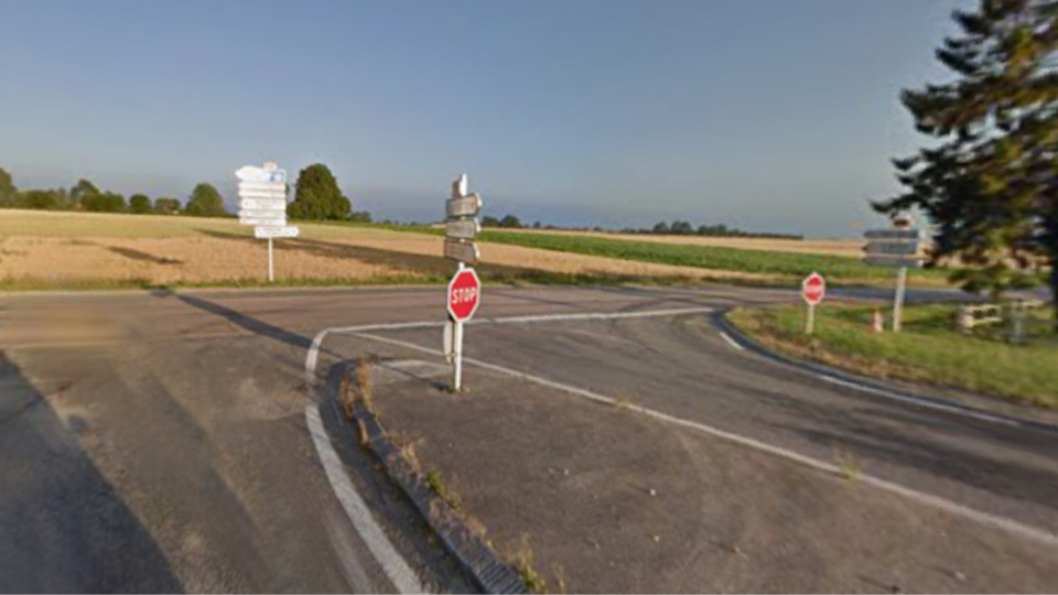 La collision s'est produite à ce carrefour dans des circonstances qui restent à établir