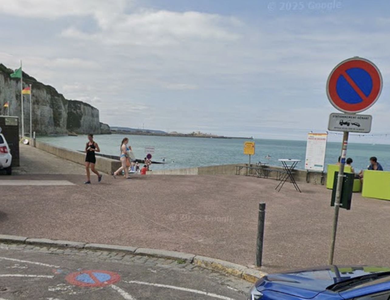 La plage de Puys à Dieppe - illustration