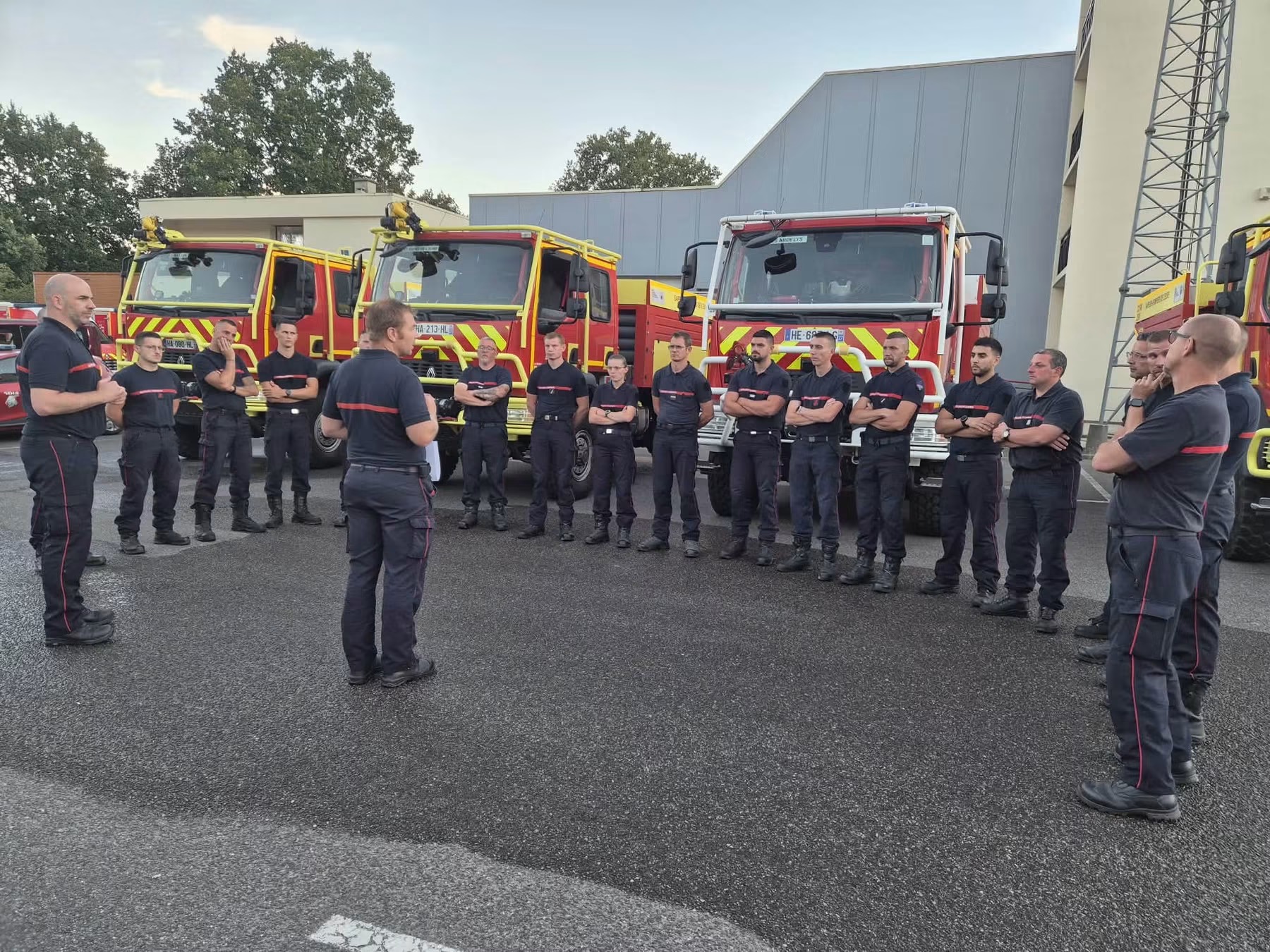 Dernières consignes avant le départ ce mercredi soir - Photo Sdis27