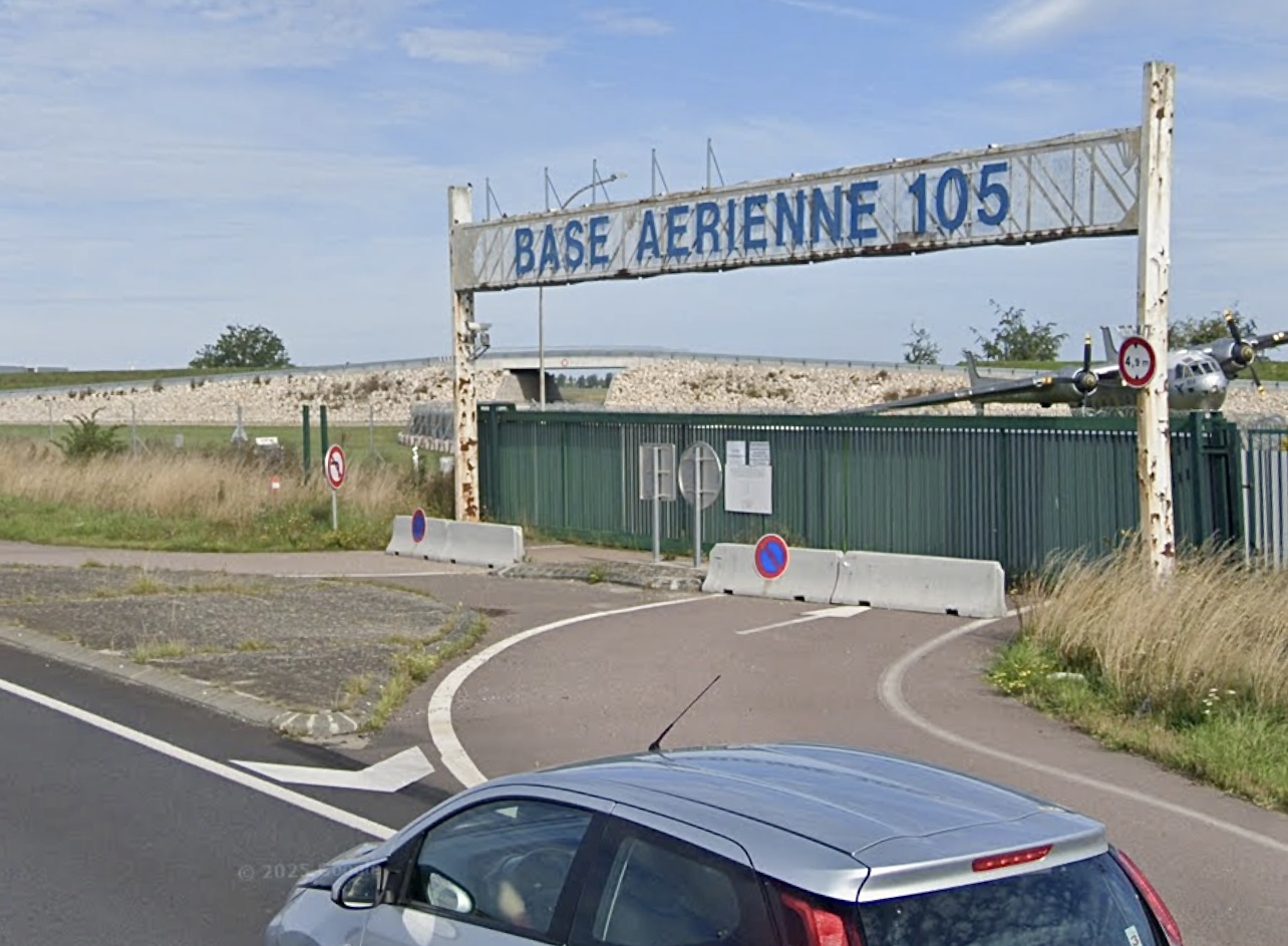 Le stationnement sur la RN13 aux abords de la BA105 sera interdit - illustration