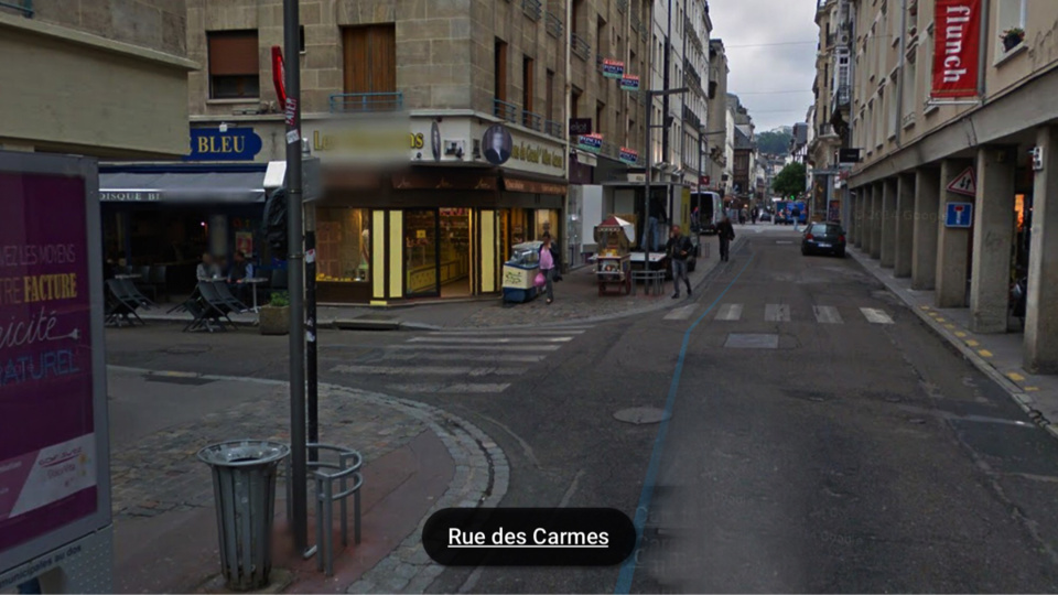 Le jeune pieton se trouvait à l'angle des rues des Carmes et Saint-Lô lorsqu'il a été agressé cette nuit vers 1h30 (Illustration)