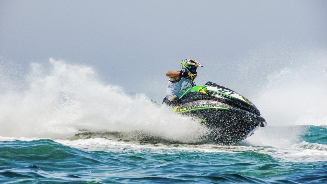 Un sapeur-pompier a volé au secours des deux personnes en difficulté sur un jet ski - illustration Pixabay