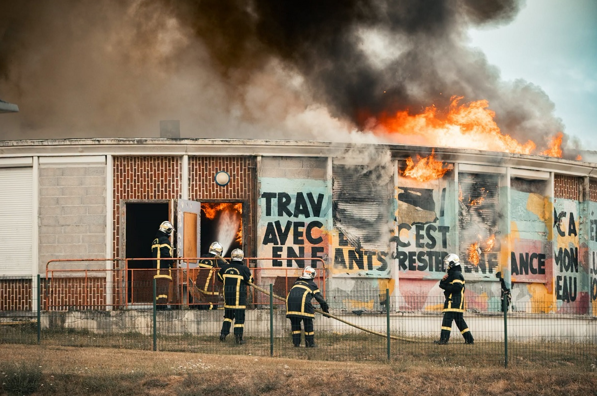 Les sapêurs-pompiers ont engagé au moins cinq engins pour lutter contre l'incendie - ©ville de Fécamp/ Diego Dujardin