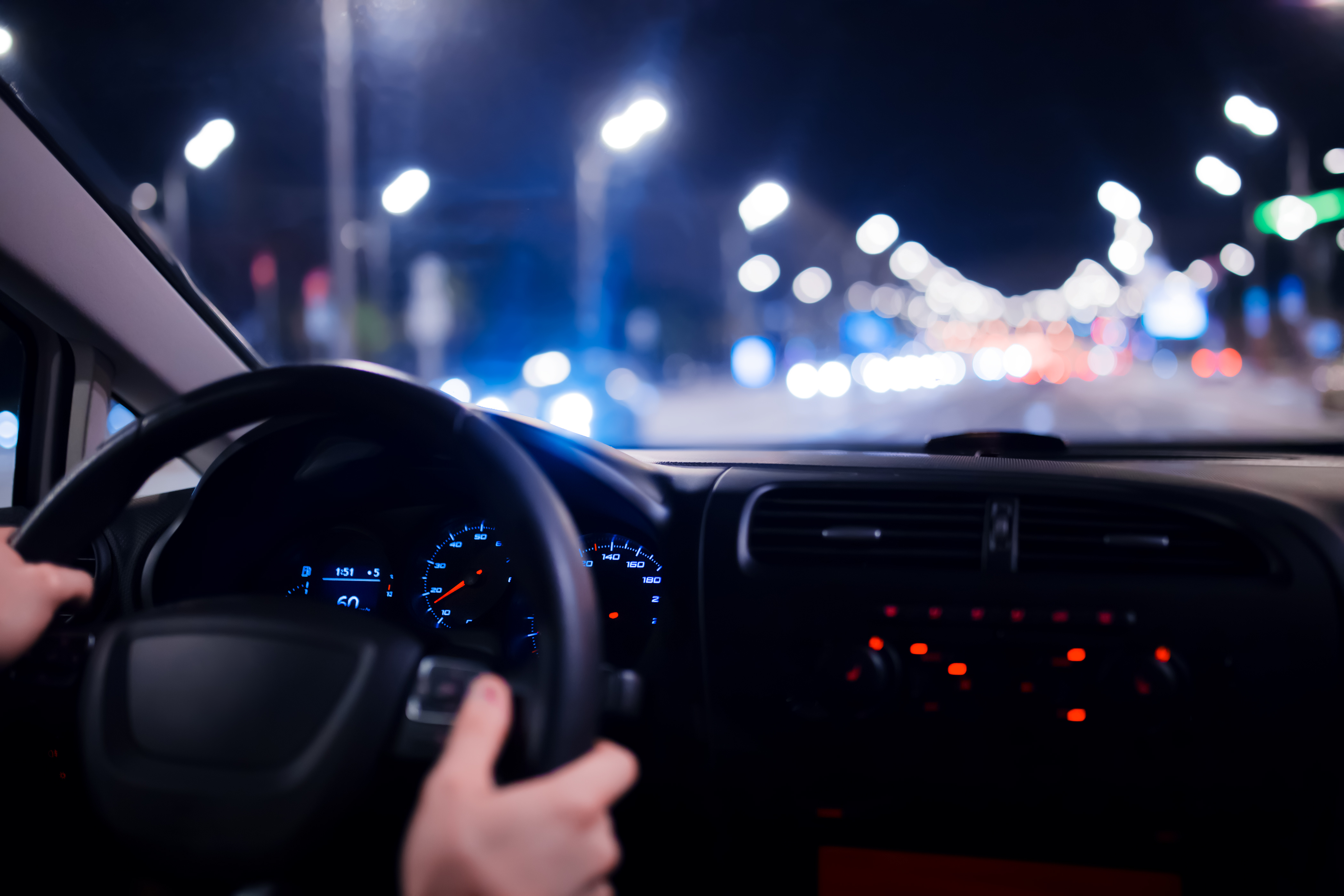 Le cinémomètre a relevé 123 km/h au lieu de 50 !  - Illustration © Adobe Stock