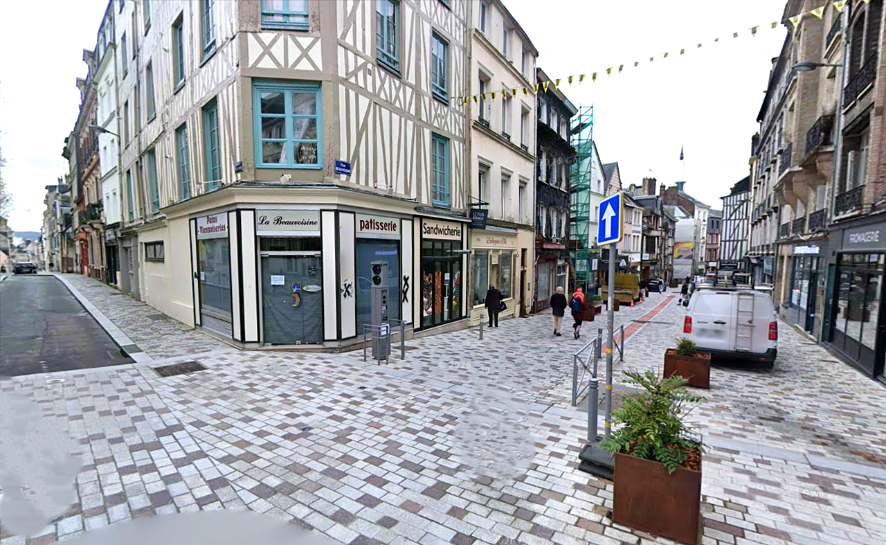Le cambrioleur présumé avait dégradé une porte de la boulangerie située à l'angle des rues Beauvoisine et du Cordier - Illustration © Google Maps