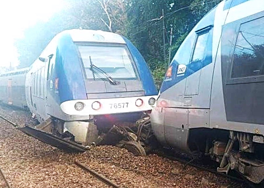 Le procureur de Rouen : « aucun élément ne permet d’évoquer un acte de “malveillance” commis avec l’intention délibérée de faire dérailler le train, et donc encore moins un “attentat” » - Photo publiée sur X par Spotting_92