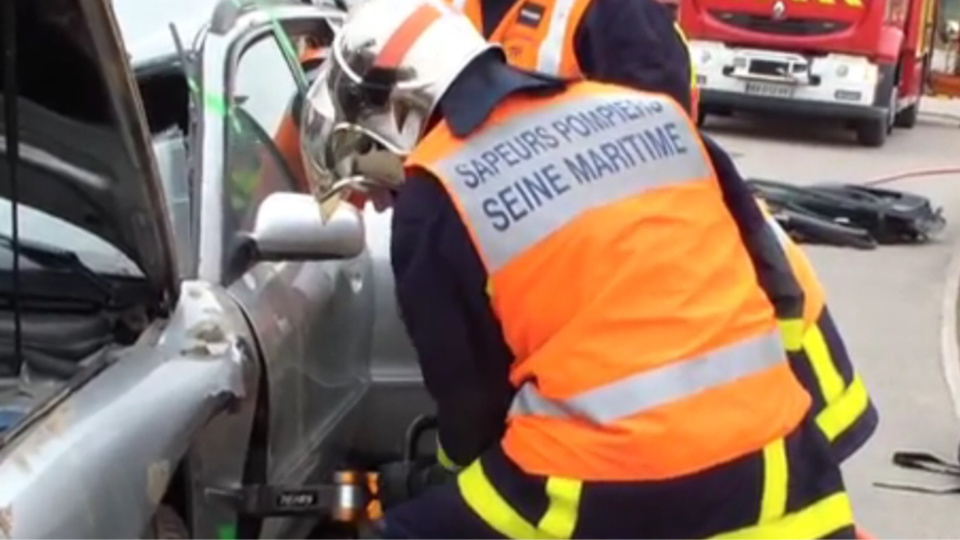 Trois véhicules impliqués dans un accident sur l'A28 en Seine-Maritime : deux blessés 