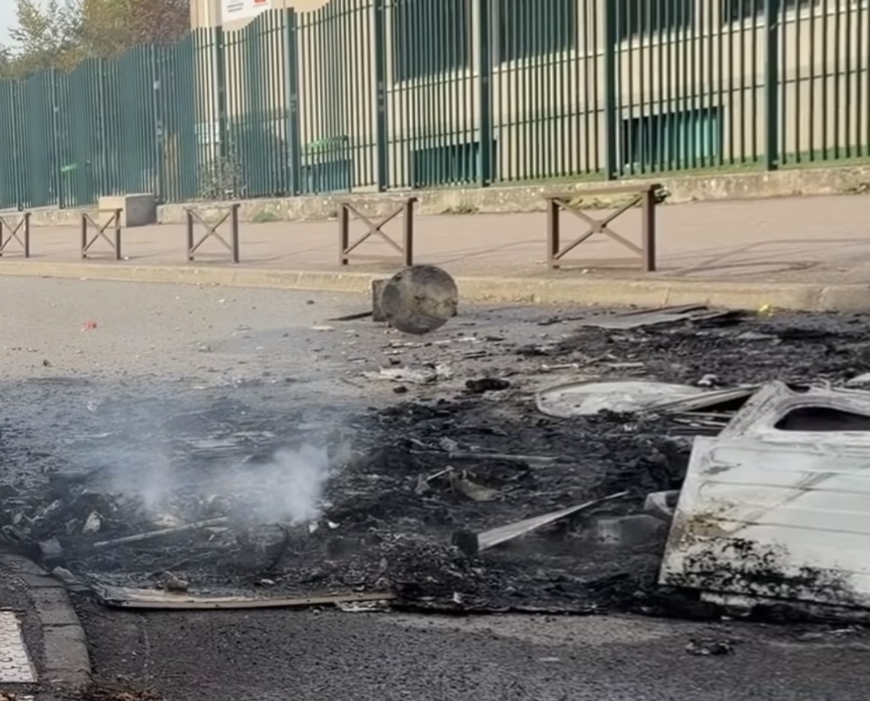 Le lycée Aristide-Briand à Évreux qui a été le théâtre vendredi de dégradations fait partie de la liste des établissements fermés ce lundi - Photo préfecture de l’Eure