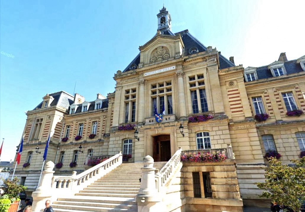 Violences à Evreux  : « rassemblement républicain » dans le hall de la mairie à 13 heures 