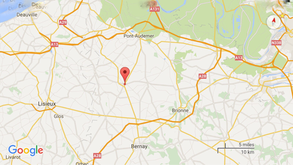Perte de contrôle mortelle entre Pont-Audemer et Bernay : le véhicule percute un arbre 
