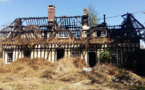 Eure : une chaumière normande détruite dans un incendie qui serait d'origine accidentelle 