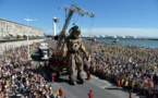 Plus de 300 000 spectateurs dans les rues du Havre pour admirer les géants de Royal de Luxe