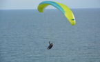 Son parapente accroche la falaise à Quiberville, il est secouru par les sapeurs-pompiers 