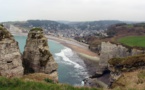 Seine-Maritime : légèrement blessé après une chute de la falaise à Etretat
