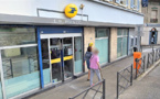 Le braqueur...de 16 ans prend en otage une guichetière de La Poste des Mureaux (Yvelines)
