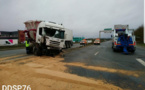La Sud3 coupée près de Rouen : un camion de blé se couche après l’éclatement d’un pneu