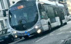 Un conducteur de bus et deux contrôleurs agressés et blessés par un passager près de Rouen 