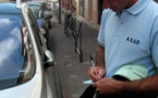 A Versailles, l'automobiliste mal stationné roule sur le pied de l'agent qui l'avait verbalisé