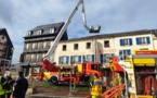 A Evreux, un feu d'appartement se propage à un immeuble mitoyen : soixante sapeurs-pompiers mobilisés