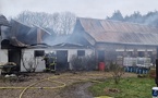 Au Tilleul, près d’Étretat, un bâtiment agricole ravagé par les flammes et une habitation touchée